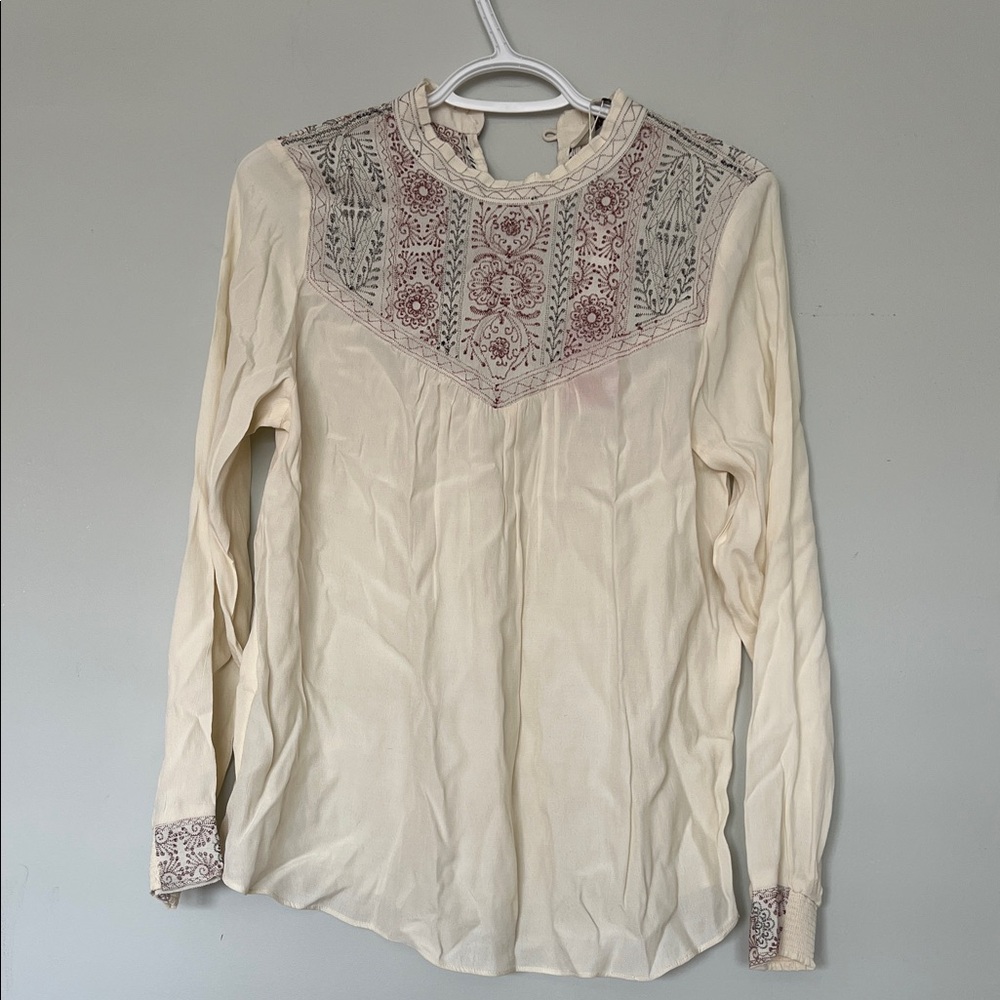 Women size small long sleeves top Branded